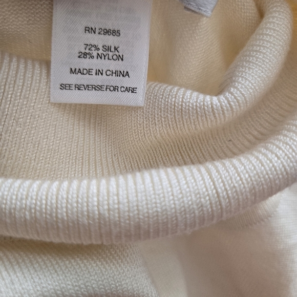 Pendleton Silk Blend Turtleneck Top Cream Color Size XL - Picture 6 of 7